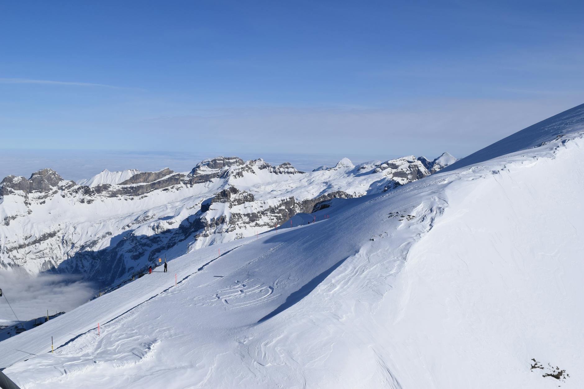 white snows on mountain at daytime